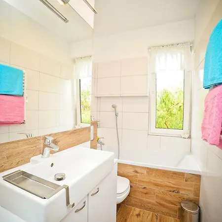 Апартаменты Apartament Liliowy Deluxe *